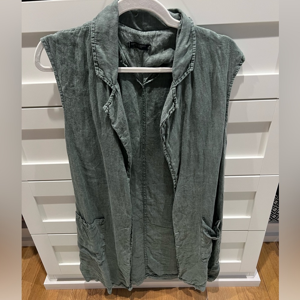 Lungo L’arno, Size M, 100% linen vest/tunic. Green distressed wash